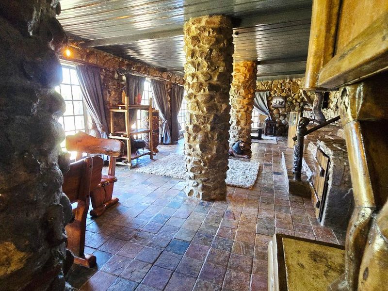 LUXURY RIVERFRONT LODGE FOR SALE – VAAL RIVER, BLOEMHOF - Photo 4