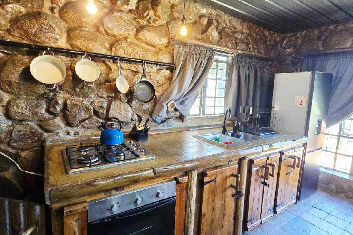 LUXURY RIVERFRONT LODGE FOR SALE – VAAL RIVER, BLOEMHOF - Photo 5