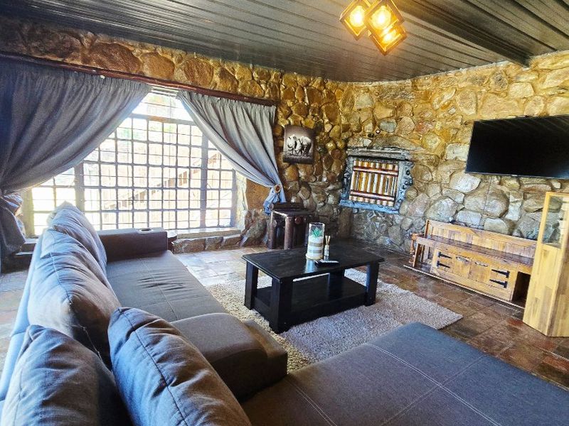 LUXURY RIVERFRONT LODGE FOR SALE – VAAL RIVER, BLOEMHOF - Photo 9