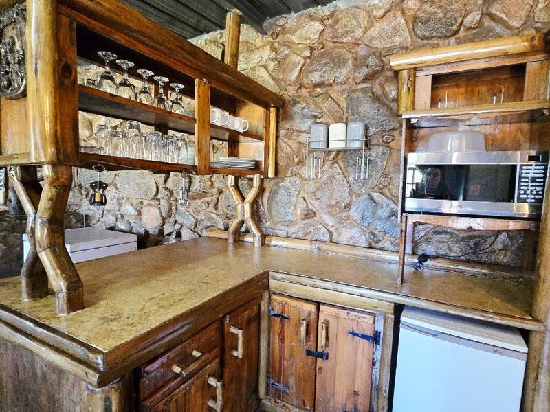 LUXURY RIVERFRONT LODGE FOR SALE – VAAL RIVER, BLOEMHOF - Photo 6