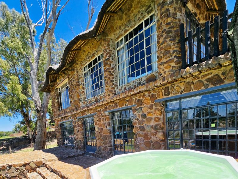 LUXURY RIVERFRONT LODGE FOR SALE – VAAL RIVER, BLOEMHOF - Photo 2