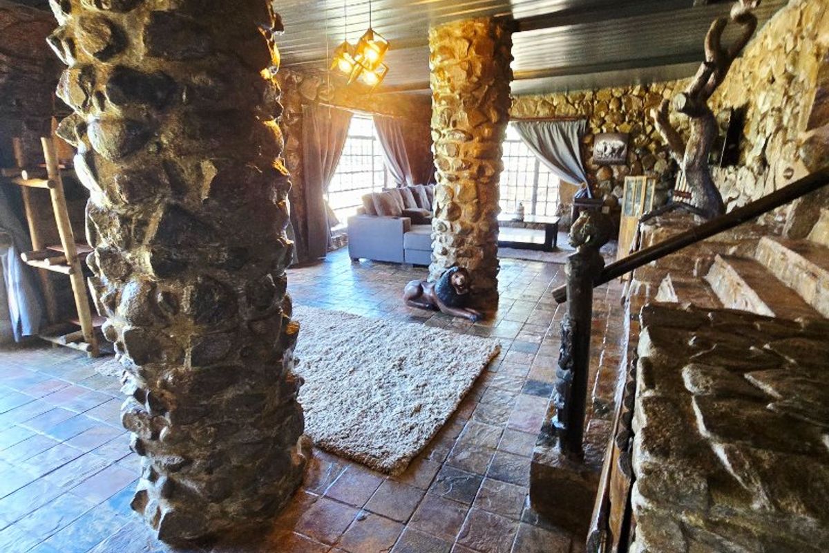 LUXURY RIVERFRONT LODGE FOR SALE – VAAL RIVER, BLOEMHOF - Photo 3