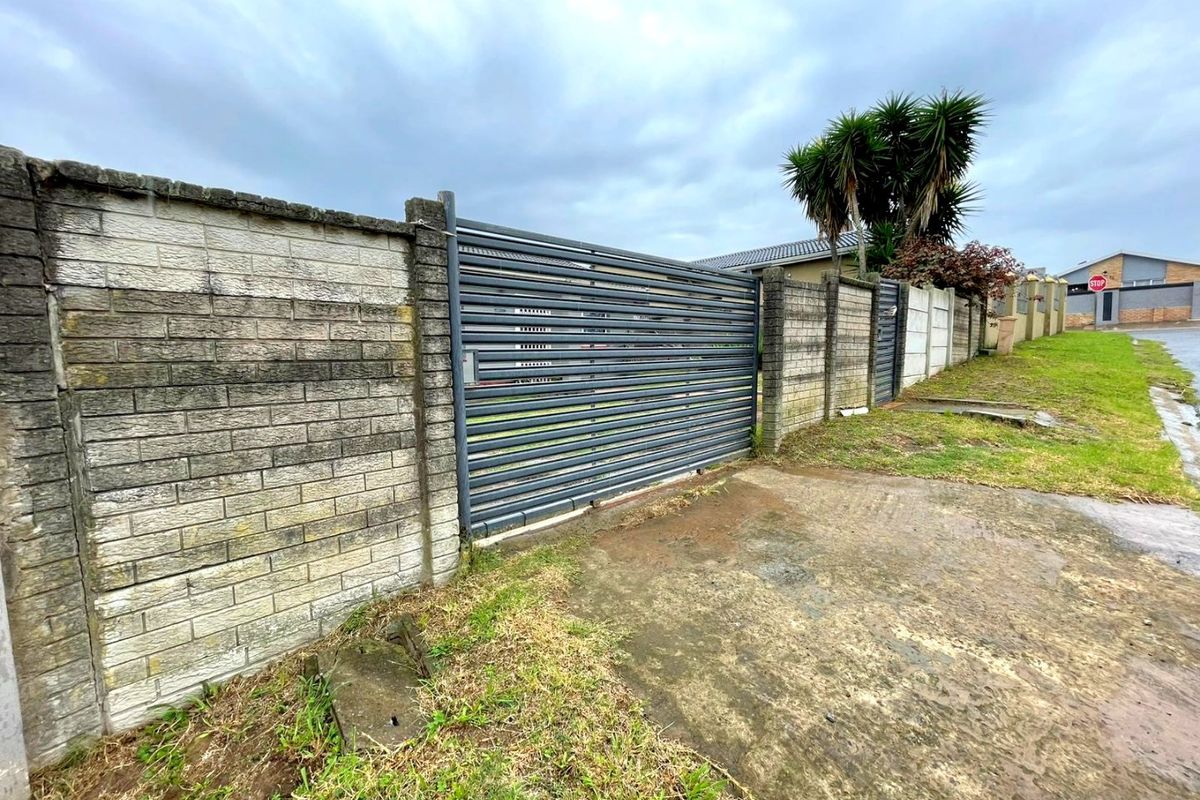 3 BEDROOM HOME  - Photo 3