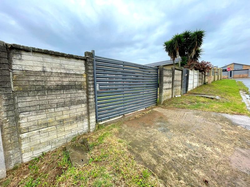 3 BEDROOM HOME  - Photo 3