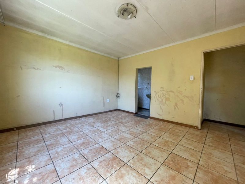 3 BEDROOM HOME  - Photo 9