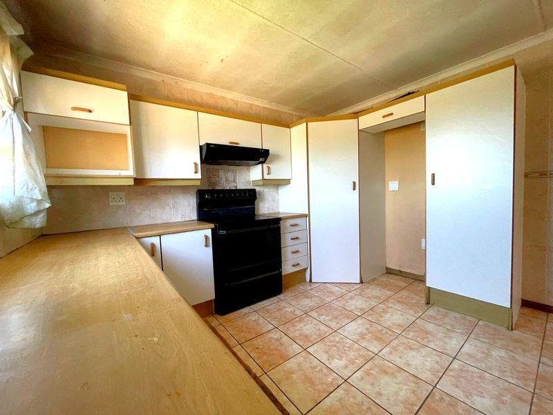 3 BEDROOM HOME  - Photo 6