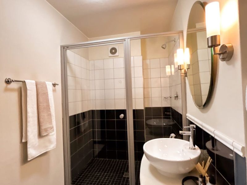 Fully Furnished 1 Bed | Prime Rivonia Location | 1st Floor Apartment - Photo 5