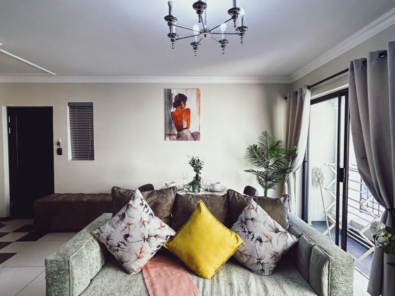 Fully Furnished 1 Bed | Prime Rivonia Location | 1st Floor Apartment - Photo 2