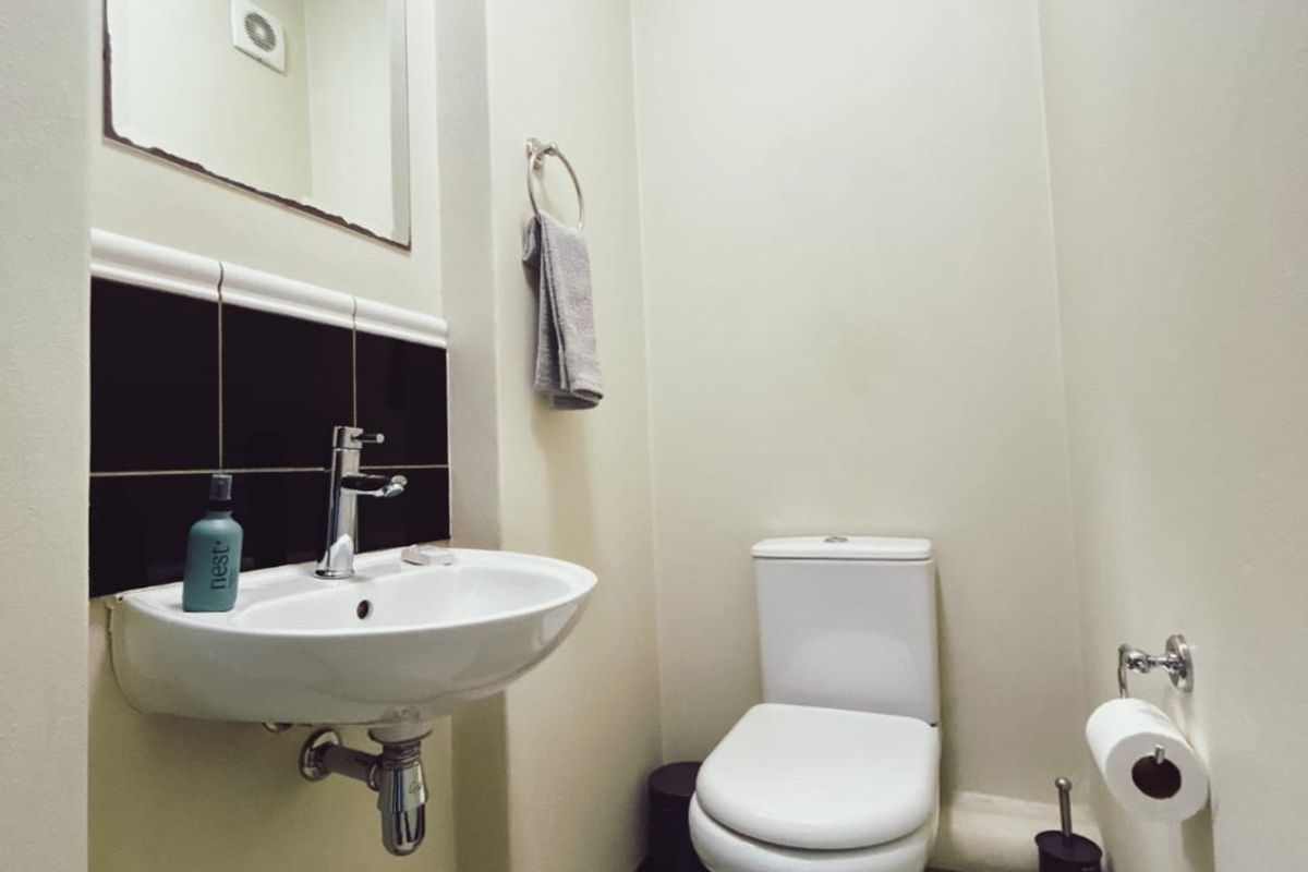 Fully Furnished 1 Bed | Prime Rivonia Location | 1st Floor Apartment - Photo 4