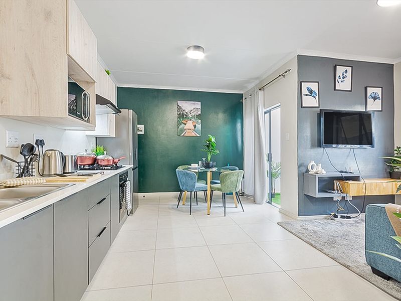 Modern 1 Bedroom Apartment with Stunning Finishes - Photo 2