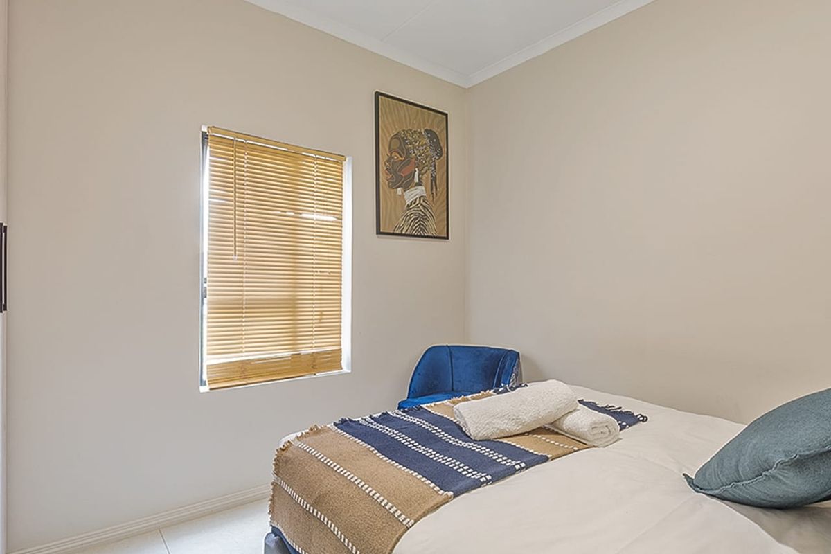 Modern 1 Bedroom Apartment with Stunning Finishes - Photo 4