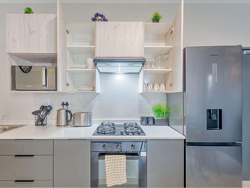 Modern 1 Bedroom Apartment with Stunning Finishes - Photo 10