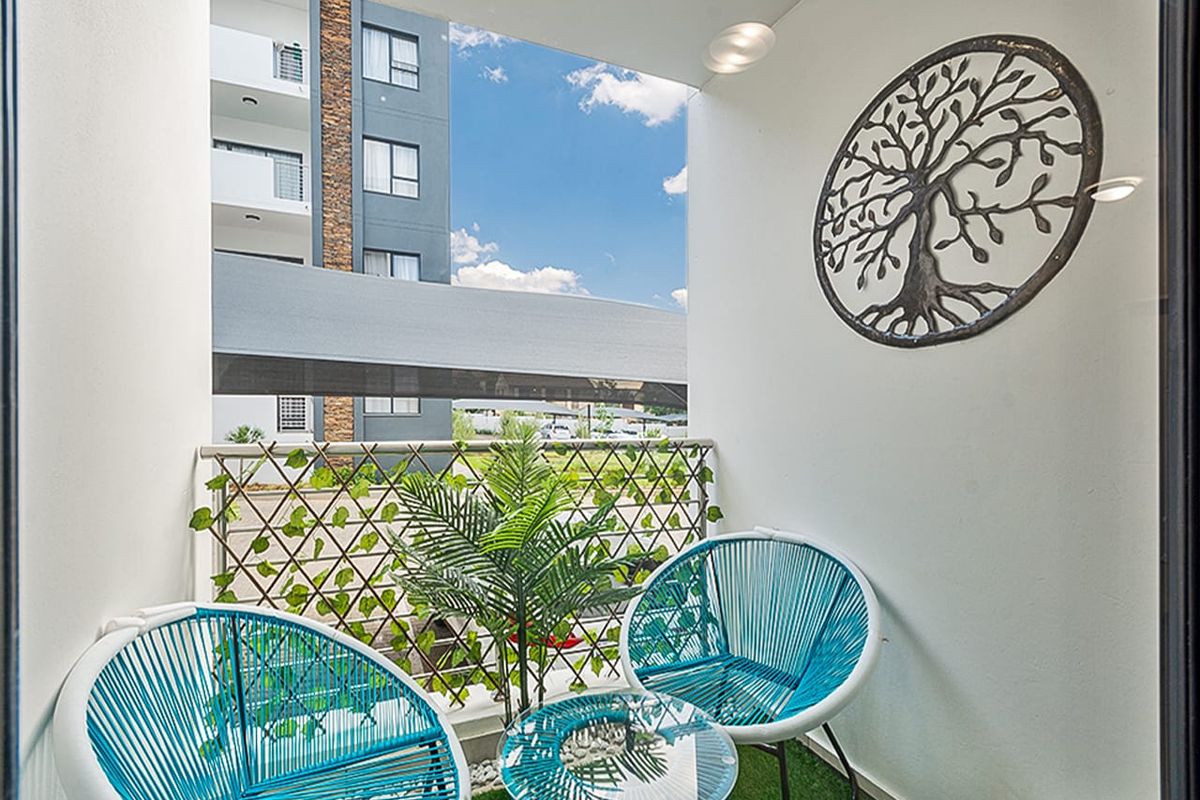 Modern 1 Bedroom Apartment with Stunning Finishes - Photo 3