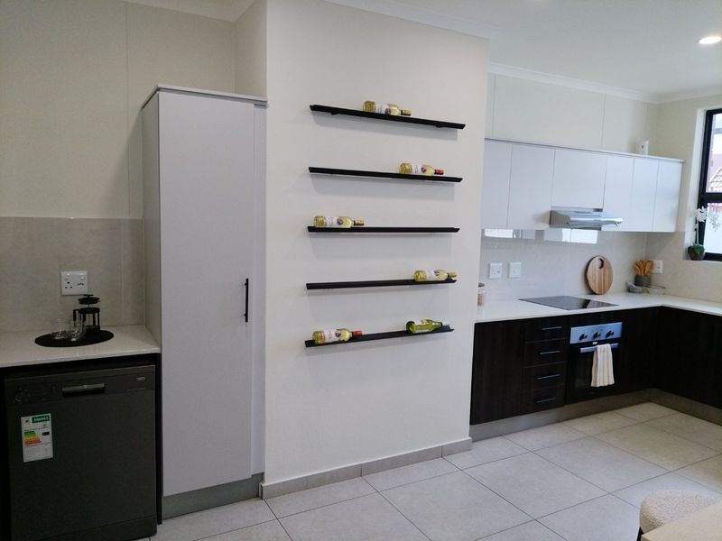 Luxurious three Bedroom  - Photo 4