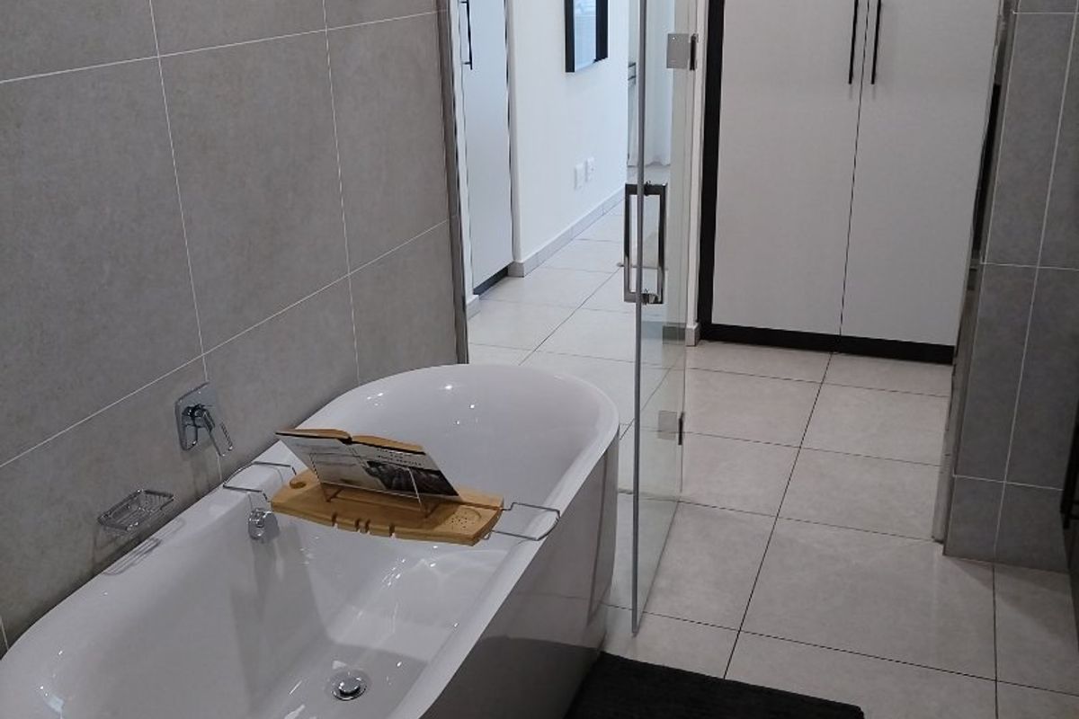 Luxurious three Bedroom  - Photo 5