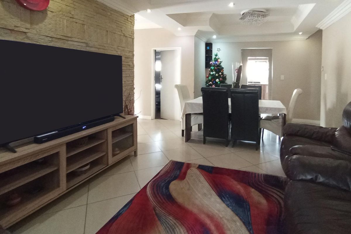 4 bedroom, 3 bathroom house in Savannah Country Estate - Photo 2