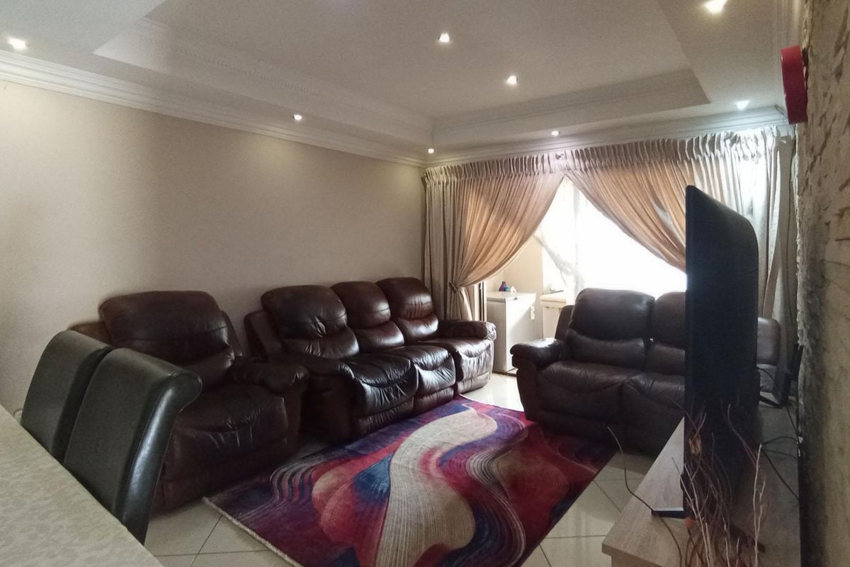 4 bedroom, 3 bathroom house in Savannah Country Estate - Photo 4