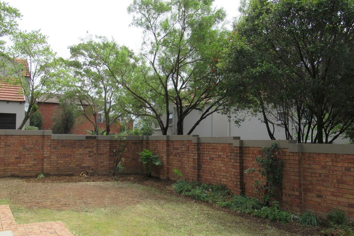 3 Bedroom Townhouse for Sale in Sundowner - Photo 5