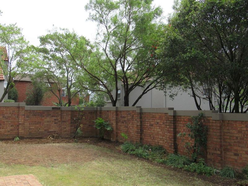 3 Bedroom Townhouse for Sale in Sundowner - Photo 5