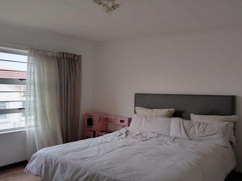 3 Bedroom Townhouse for Sale in Sundowner - Photo 7