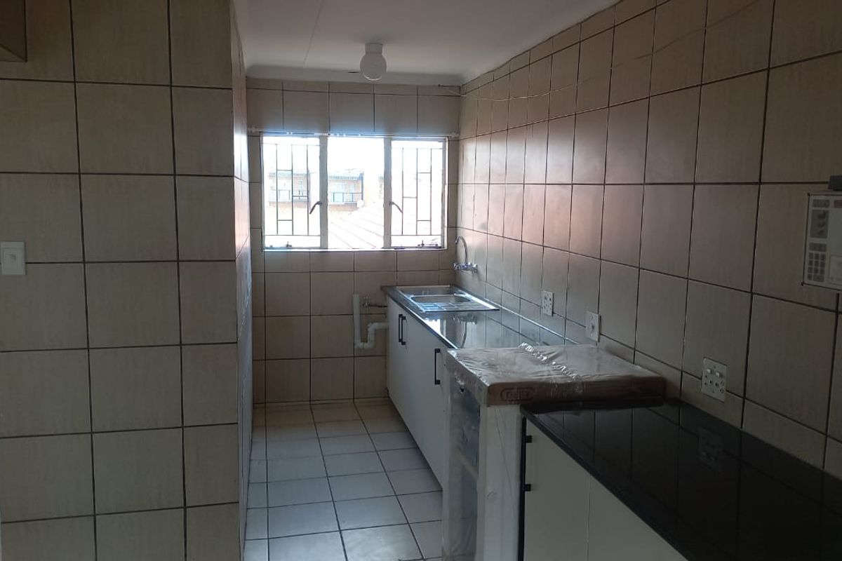 SPACIOUS 2 BEDROOM FLAT FOR RENT!! - Photo 5