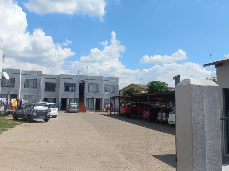 SPACIOUS 2 BEDROOM FLAT FOR RENT!! - Photo 4