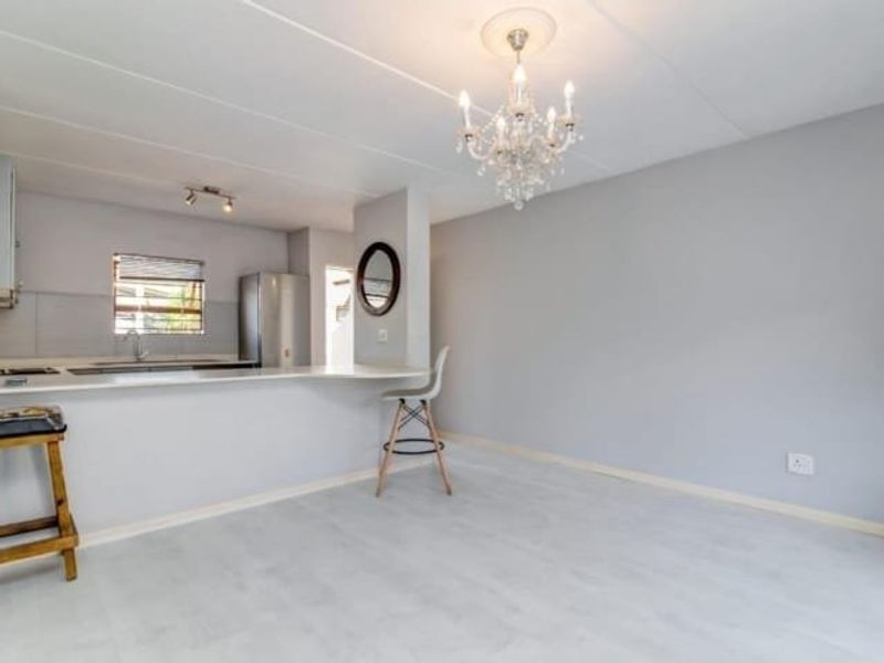 SIMPLY LOVELY! - Photo 3