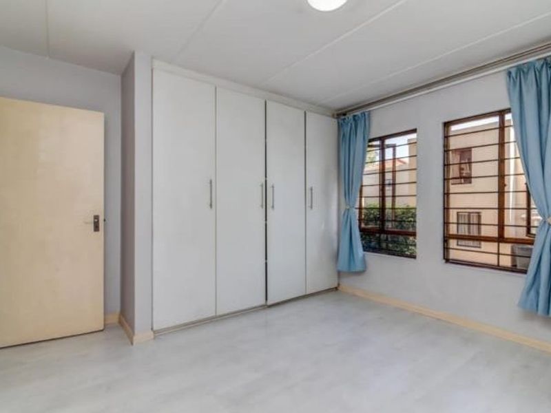 SIMPLY LOVELY! - Photo 8