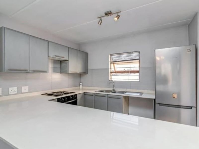 SIMPLY LOVELY! - Photo 6