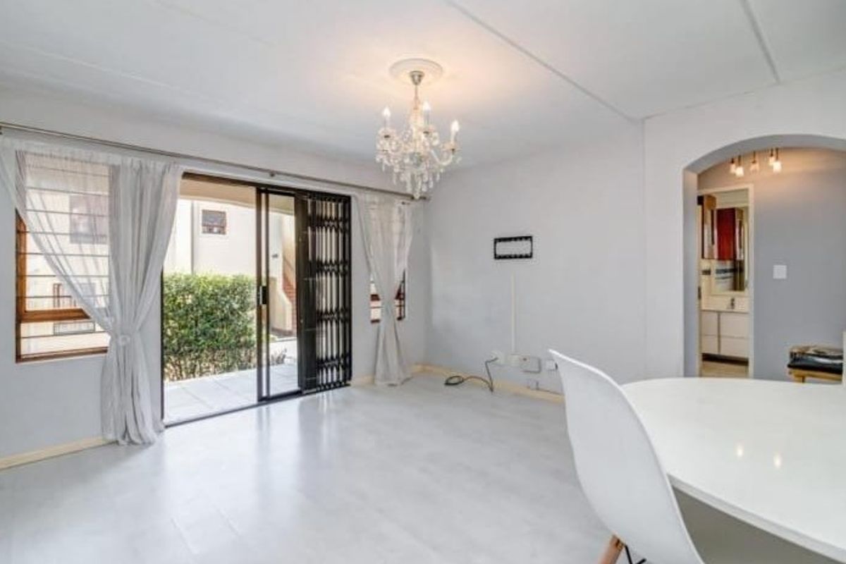 SIMPLY LOVELY! Airbnb allowed. - Photo 2