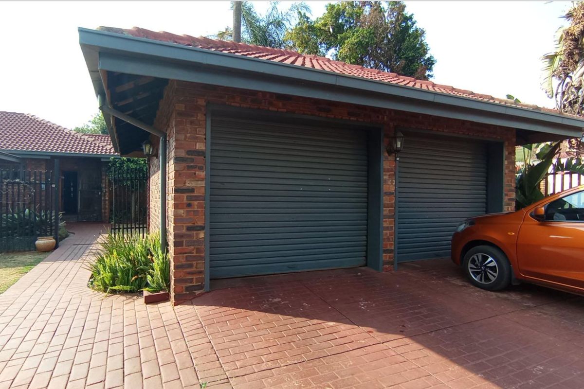 3 Bedroom House for Sale in Pierre van Ryneveld - Photo 2