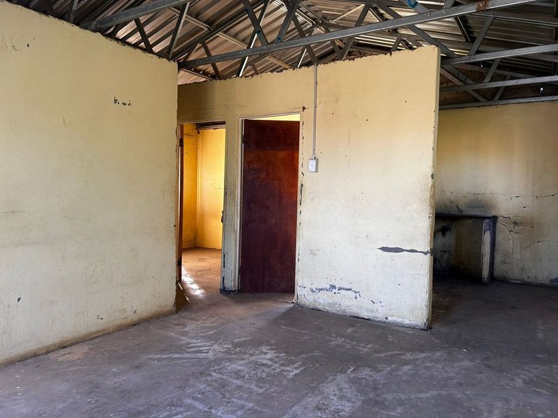 RDP house for sale in Phase 5 with a big yard - Photo 10