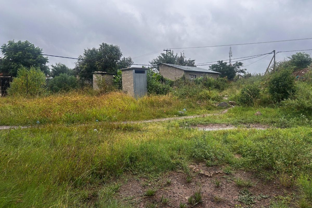 RDP house for sale in Phase 5 with a big yard - Photo 5