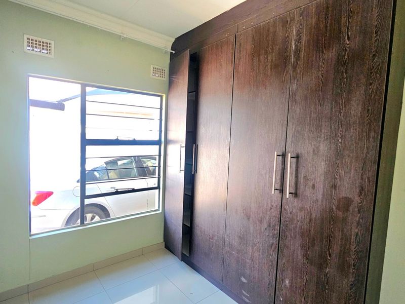 3 Bedroom house  - Photo 8