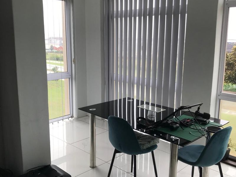 Luxury Apartment Living - Photo 5