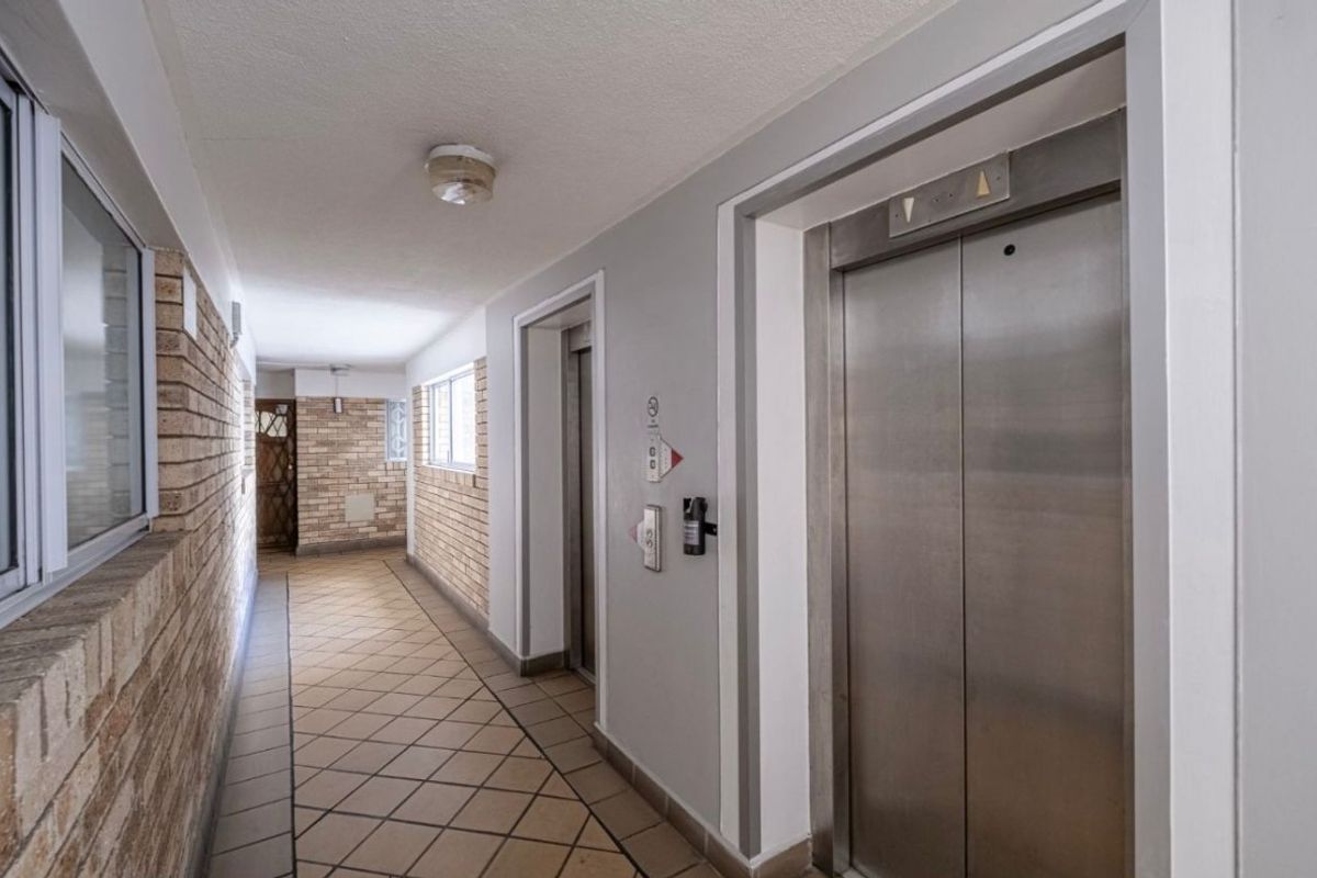 Luxury Apartment Living - Photo 3