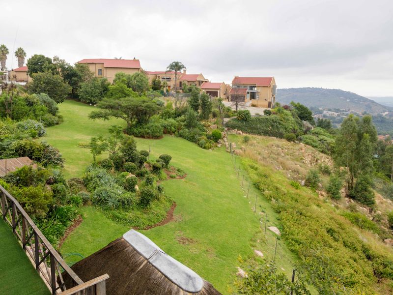 2 Bedroom 2 Bathroom Townhouse with Magnificent View - Photo 5