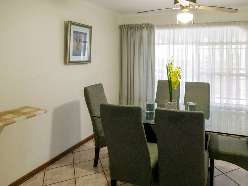 Beautiful Home in boomed-off area With Flatlet and Teenage Pad - Photo 6