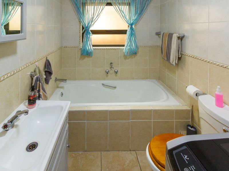 Modern & Secure Living at Unit 5, Donegia Rangeview - Photo 8