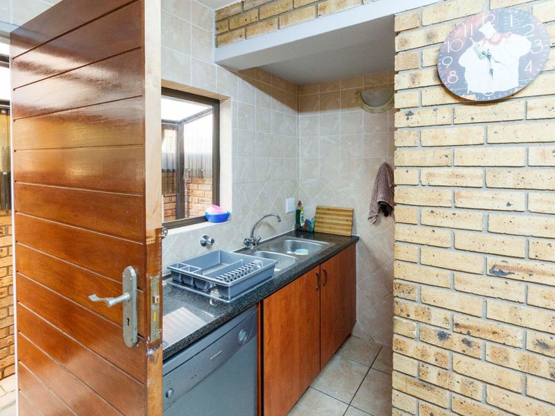 Modern & Secure Living at Unit 5, Donegia Rangeview - Photo 7