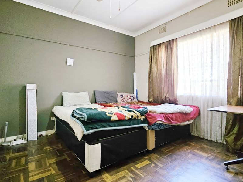 A delightful family home in a leafy Three Rivers. - Photo 8