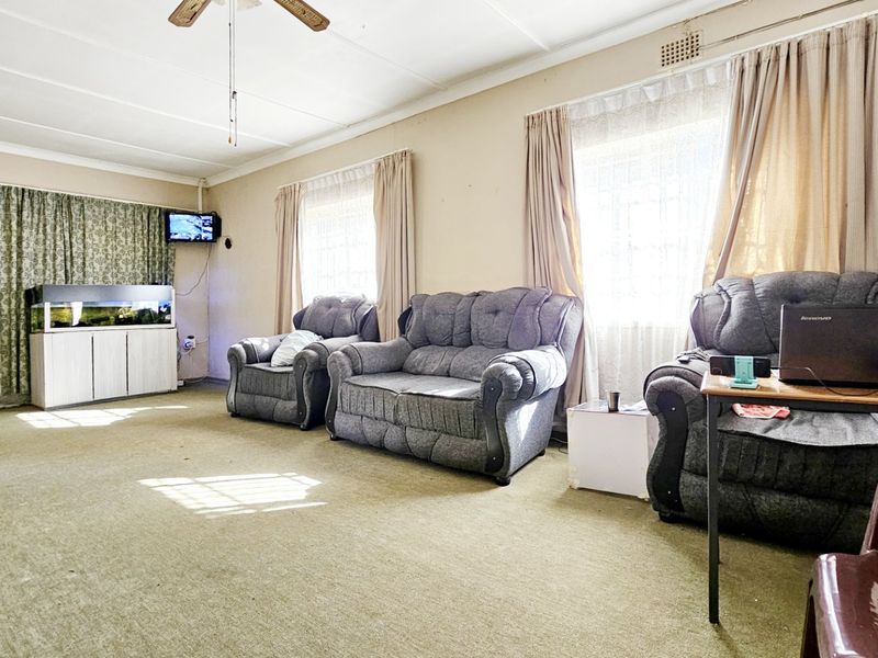 A delightful family home in a leafy Three Rivers. - Photo 7