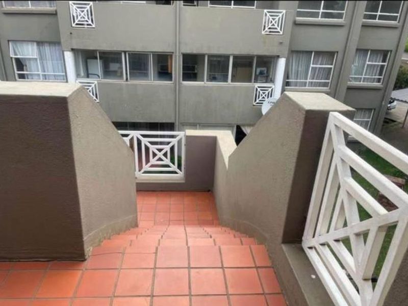 Three bedroom Apartment in Peacehaven Proper - Photo 3