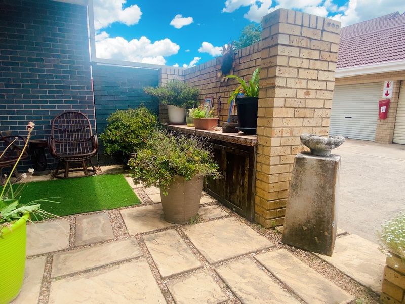 Exceptional duplex in Three Rivers Proper. - Photo 8