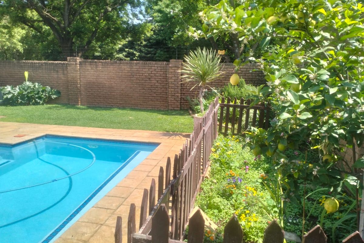 Effortless living home with Flatlet in Three Rivers Proper - Photo 4