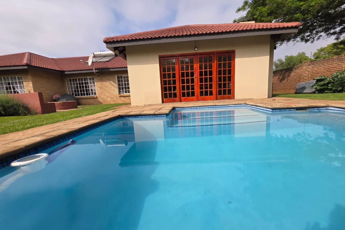 Effortless living home with Flatlet in Three Rivers Proper - Photo 5