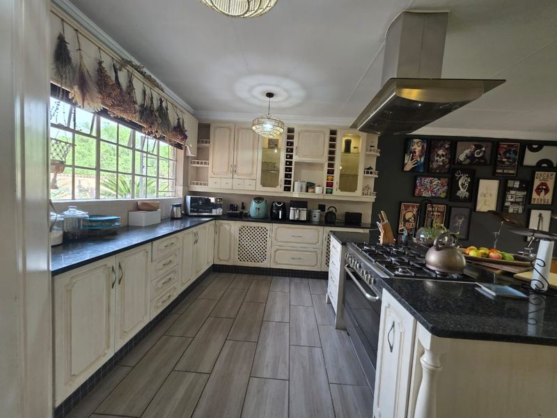 Effortless living home with Flatlet in Three Rivers Proper - Photo 8