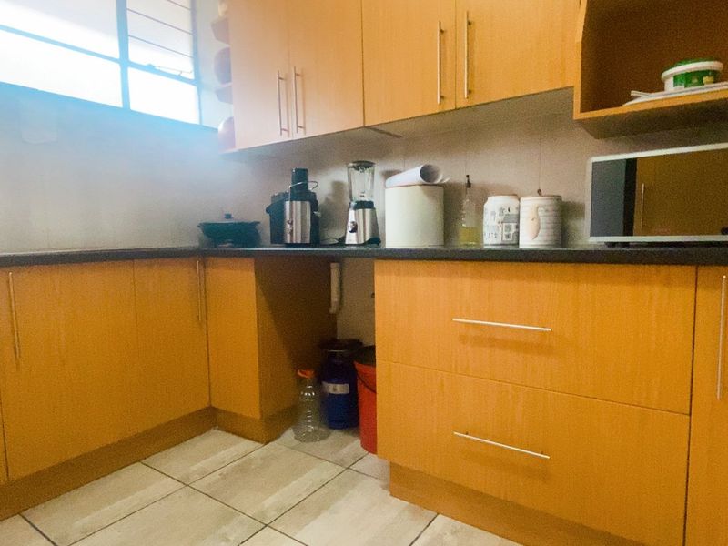 Ground Floor lock up and go in Three Rivers Proper - Photo 6