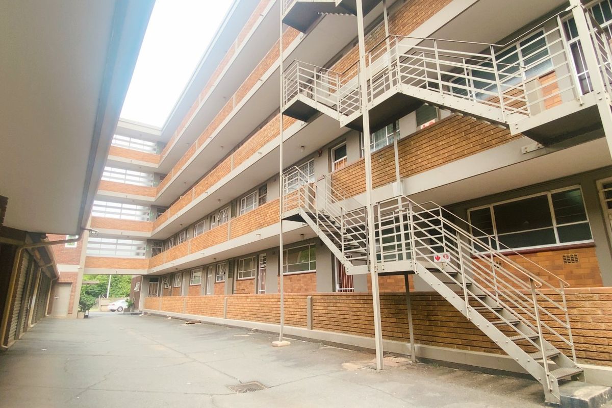 Ground Floor lock up and go in Three Rivers Proper - Photo 4