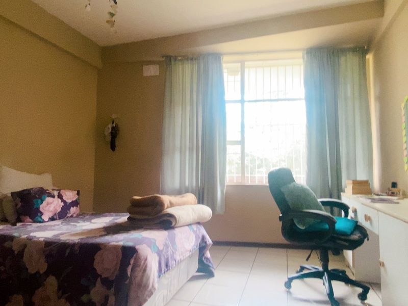 Ground Floor lock up and go in Three Rivers Proper - Photo 5